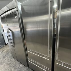 Subzero Built In Bottom Freezer 27” Refrigerator Stainless Steel