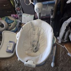 Graco Soothe and Sway Baby Swing