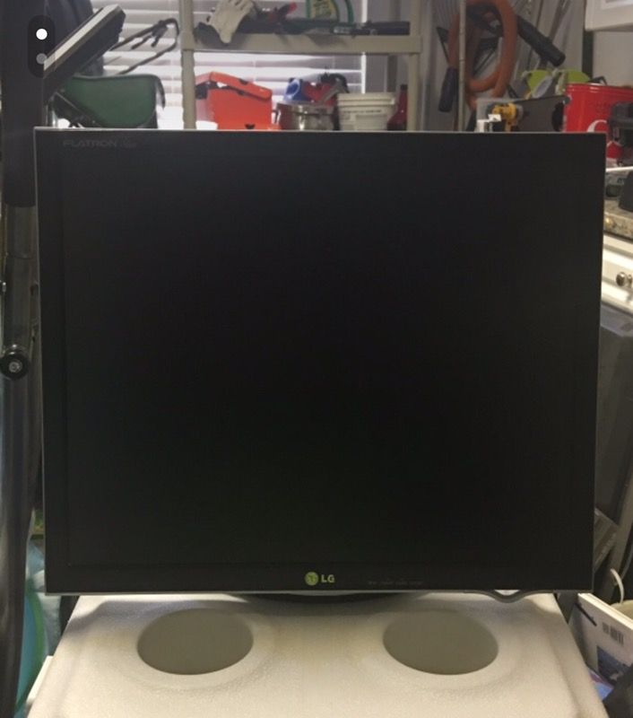 LG 17" 360 Motion Flatron Slim Computer Monitor