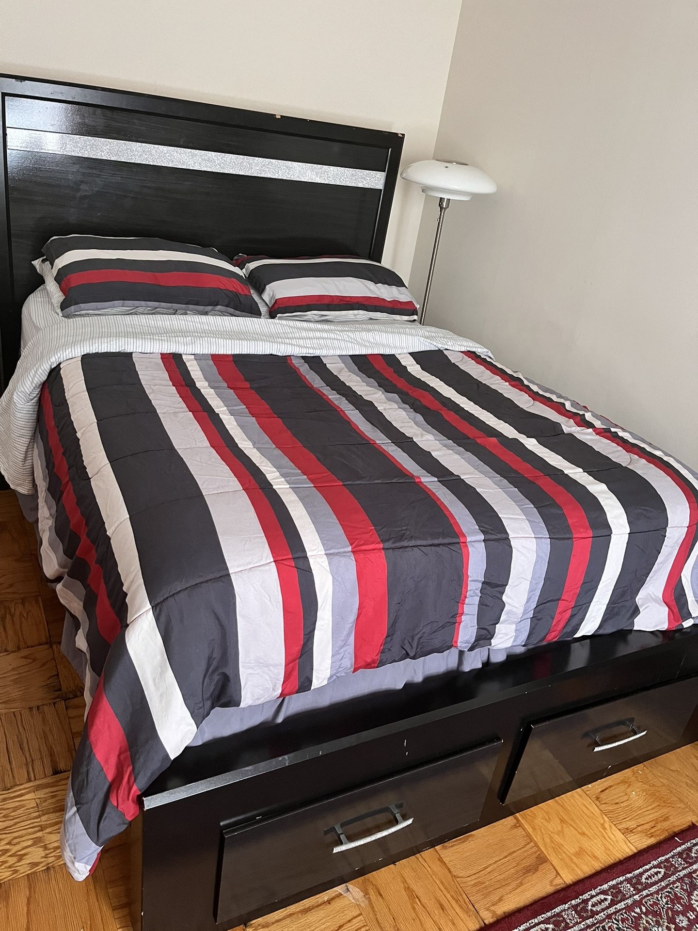 Queen Bed Set
