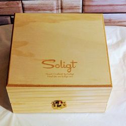 SOLIGHT WOODEN ESSENTIAL OIL BOX WITH STICKERS AND 25 SLOTS