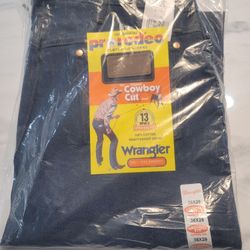 BRAND NEW WRANGLER JEANS STILL IN PLASTIC