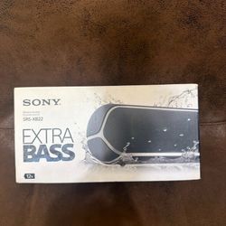 Sony speaker.. really good condition Box and charger included