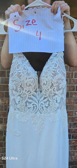 New Wedding Dress size 4 $125