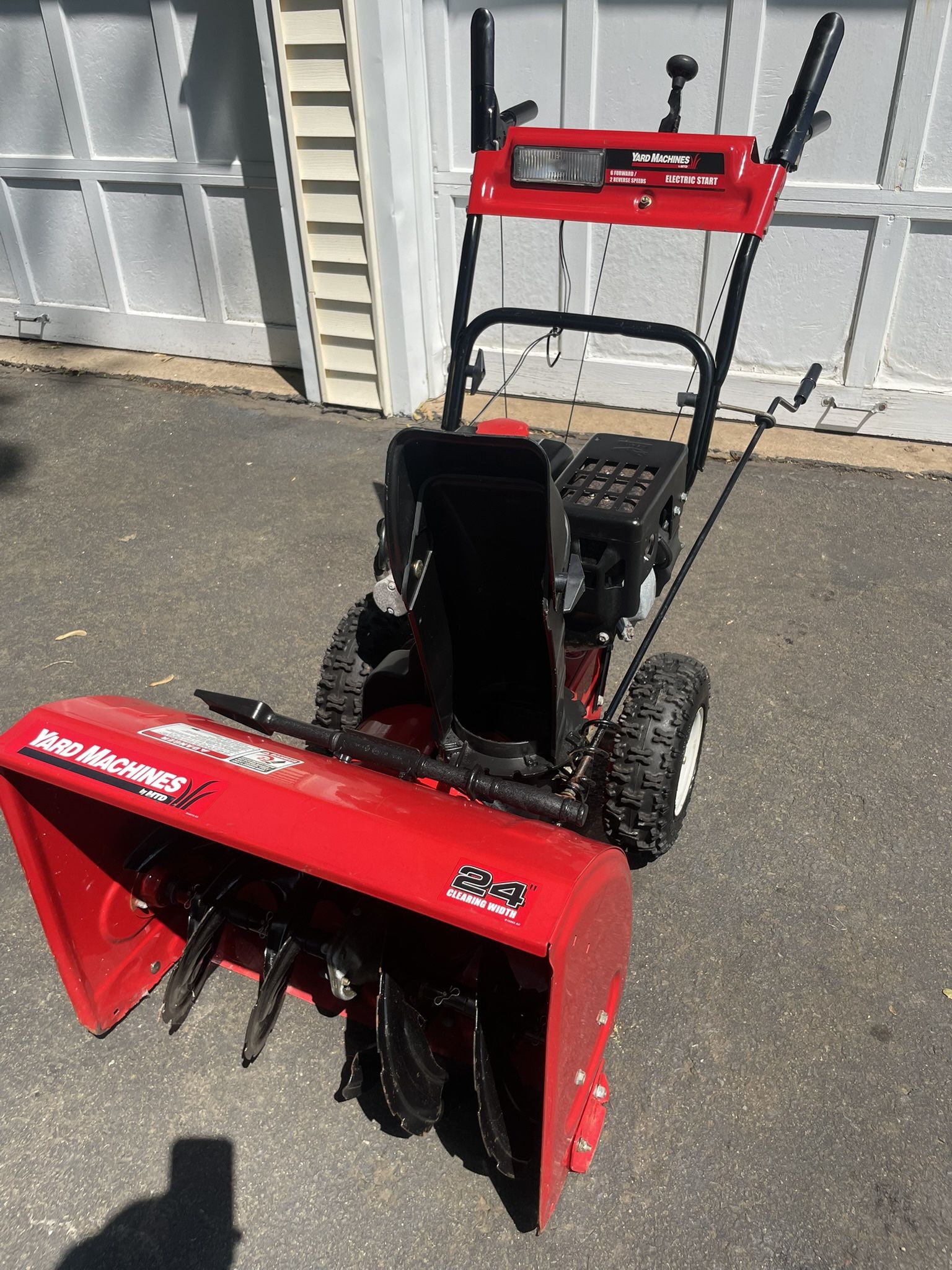 Yard Machines 24” 208cc Snow Blower 