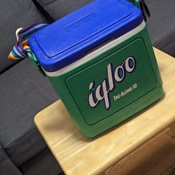 Vintage Igloo Tag Along 10 Cooler 