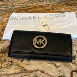 Authentic Michael Kors Check Box Wallet