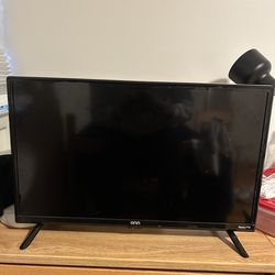 24 in Roku TV (Smart) comes with remote