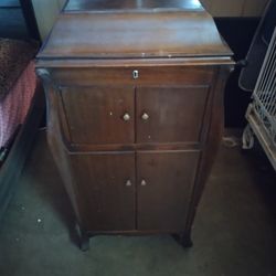Victor Victrola Vintage Piece 