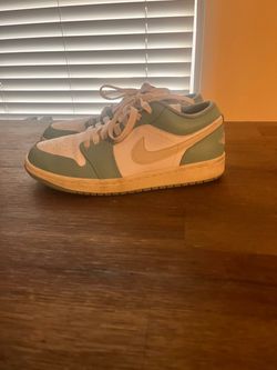 Nike air Jordan’s women’s 7.5
