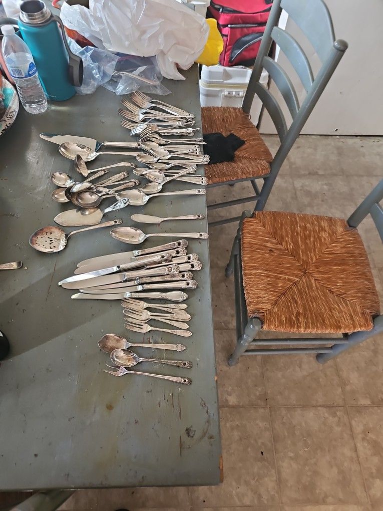 60 Pieces Are More 1847 Roger Brothers Silver Plated Dishware Silverware