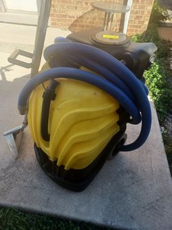Carpet extractor machine