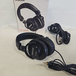 Tascam TH-200X Studio Headphones Padded Over Ear with Microphone Cord 815906-3