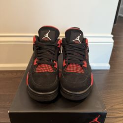  Used Red thunder Jordan 4S