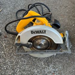 DeWalt 7 1/4” Corded Skil Saw