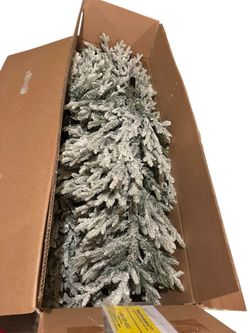 9 ft Kenwood Frasier Fir Flocked Pre-Lit Tree – Used Once, Like New