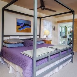 CONTEMPORARY KING BED