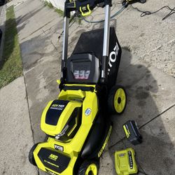 Podadora Rioby 4wD Batería Y Cargador