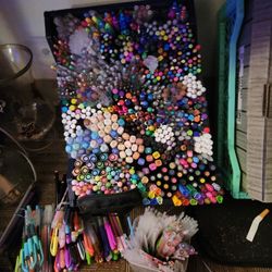  New marker,pens,pencils