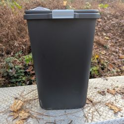  Odor Control Touch Lid Trash Can 13.3 gal 