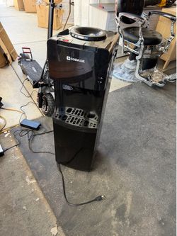 Water dispenser hot cold