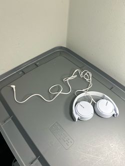 Sony White Wired On-Ear Headphones 3.5mm Foldable Lightweight