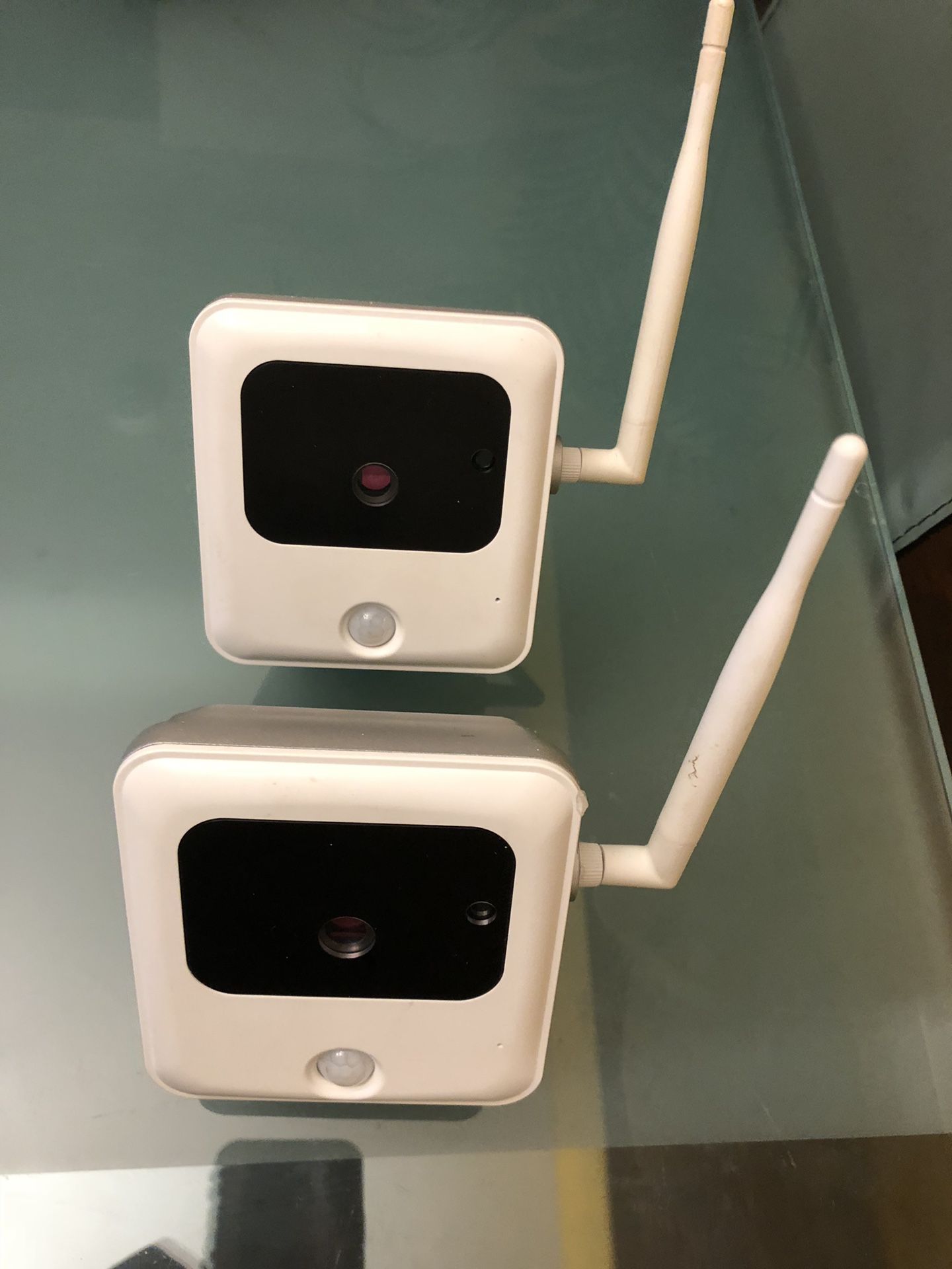ADT Pulse Indoor/Outdoor Cameras (2)