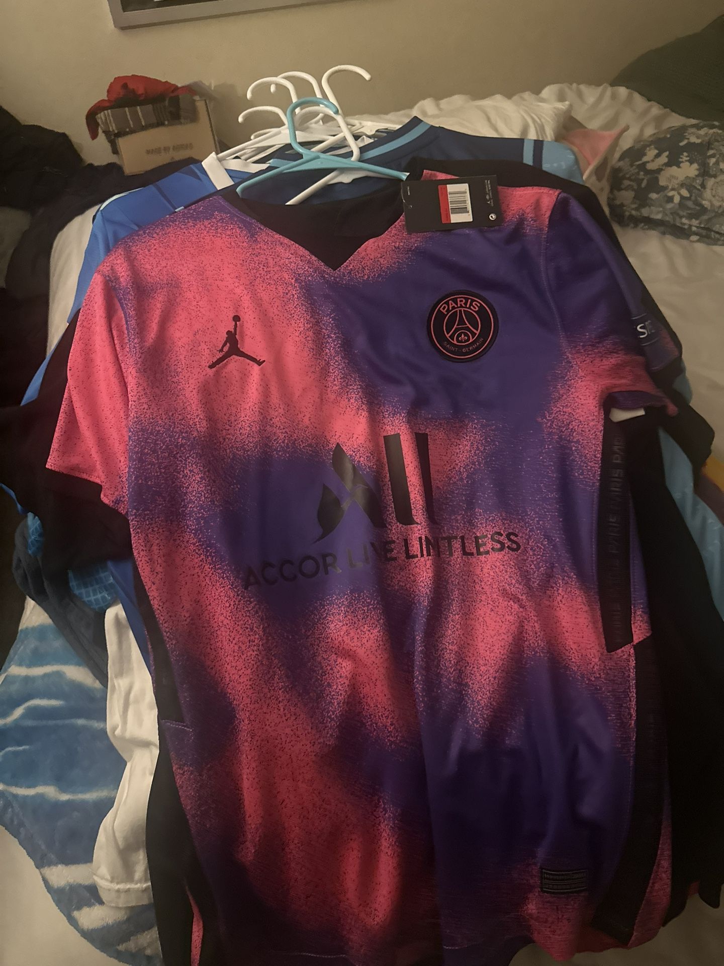 Size L Neymar 21/22 Season