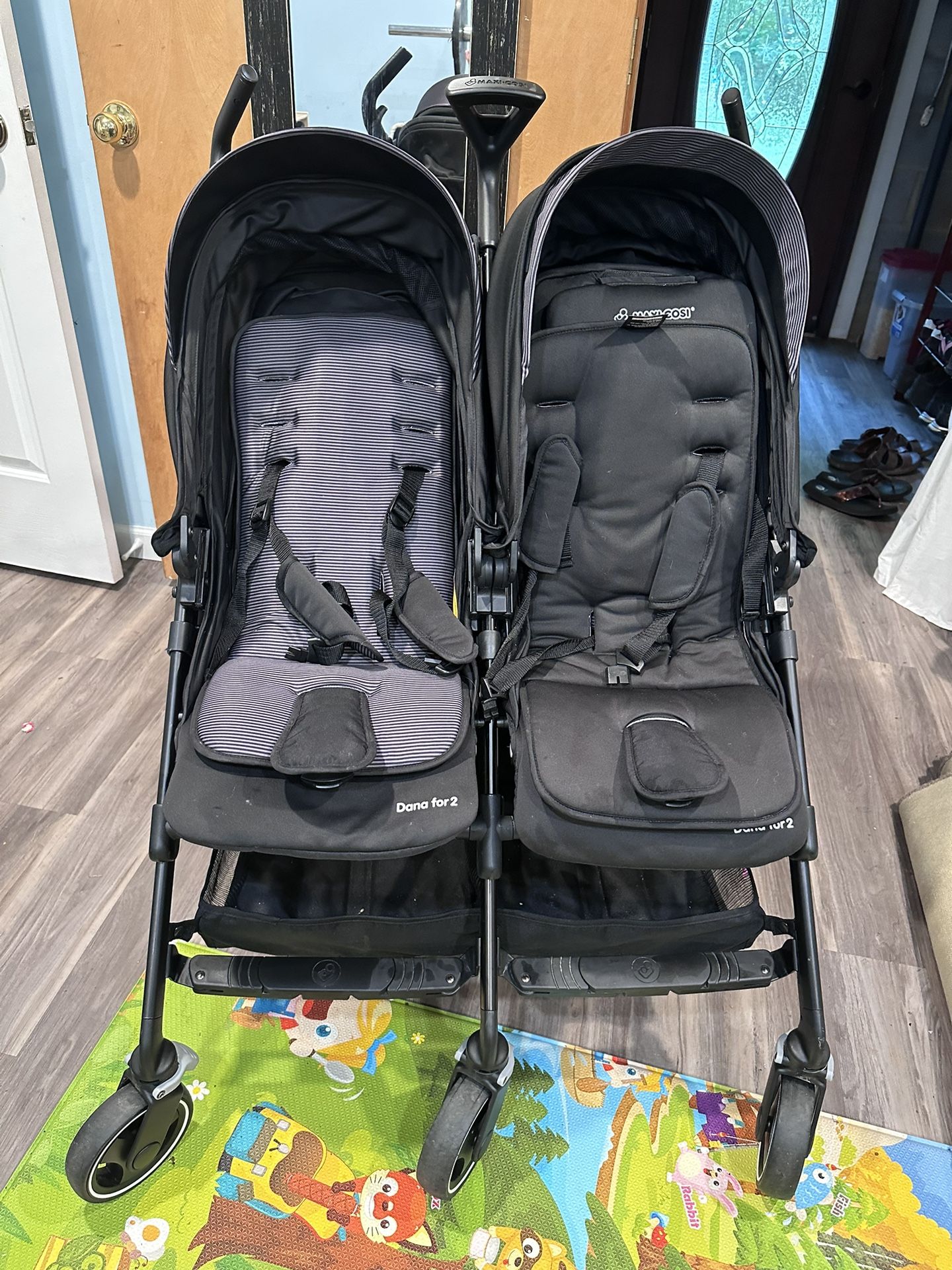 Maxi Cosi Dana For 2 Double Stroller