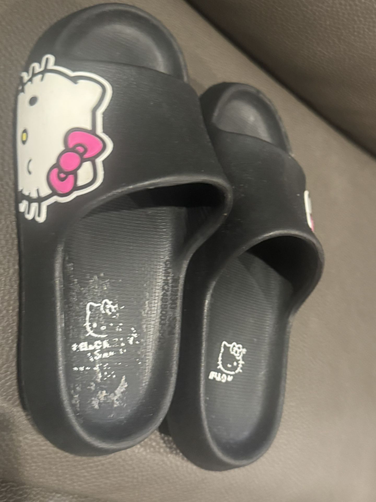 Hello Kitty Sandal Size 13/1