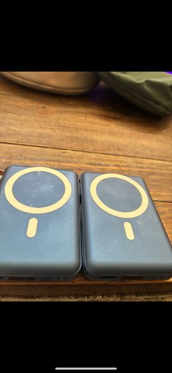 Portable charger for iPhone and android