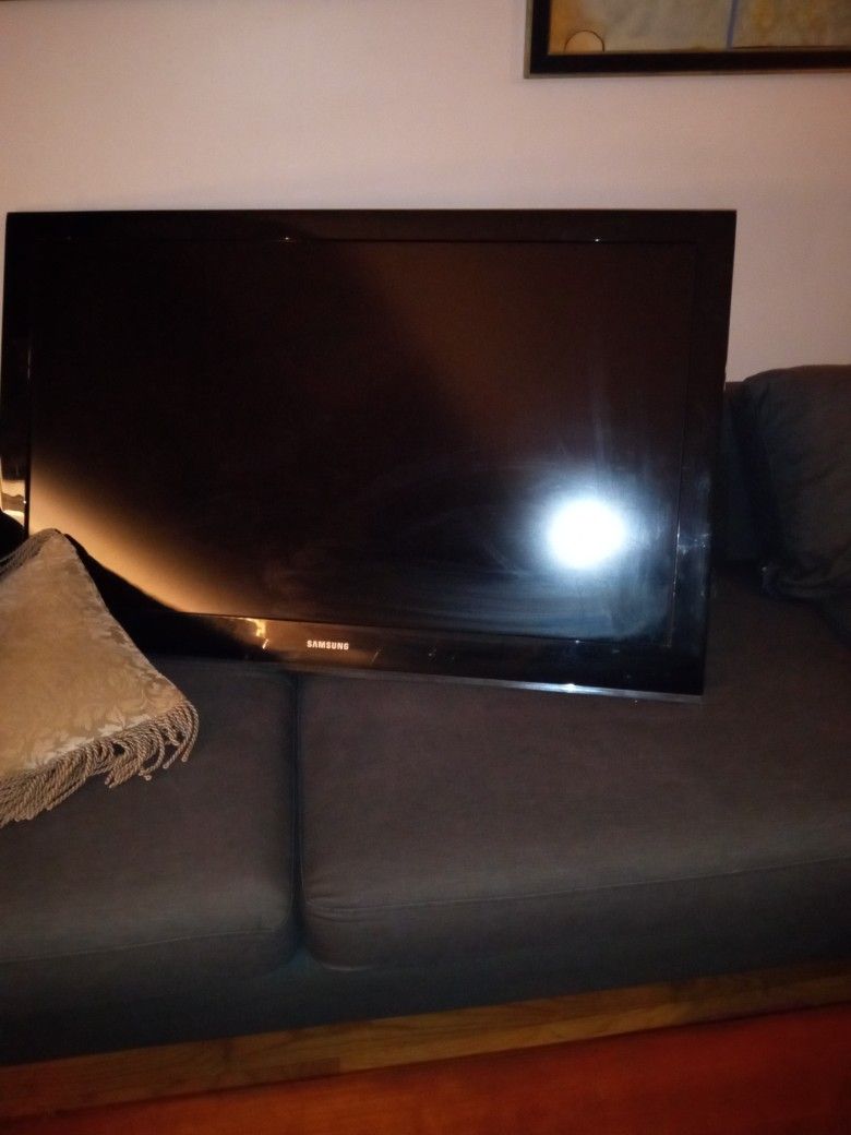Samsung 46" Tv