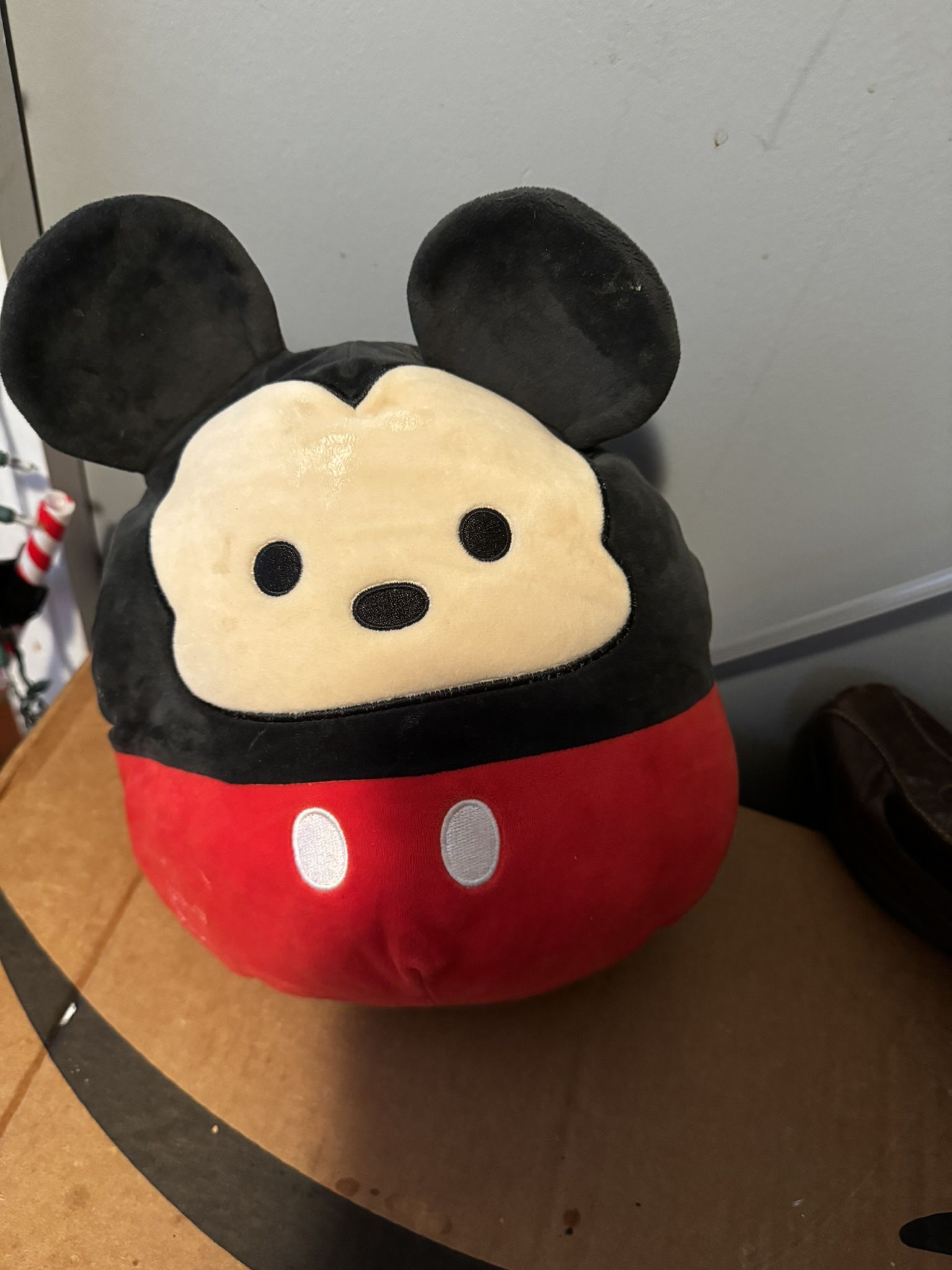      Disney Squishmallow 10”  Mickey Mouse