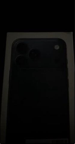 17 pro max AT&T  locked 256gb