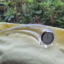 Oreffors Crystal Table Clock Stingray. It has couple tiny chips not visible 