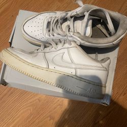 White Nike Air Force 1 