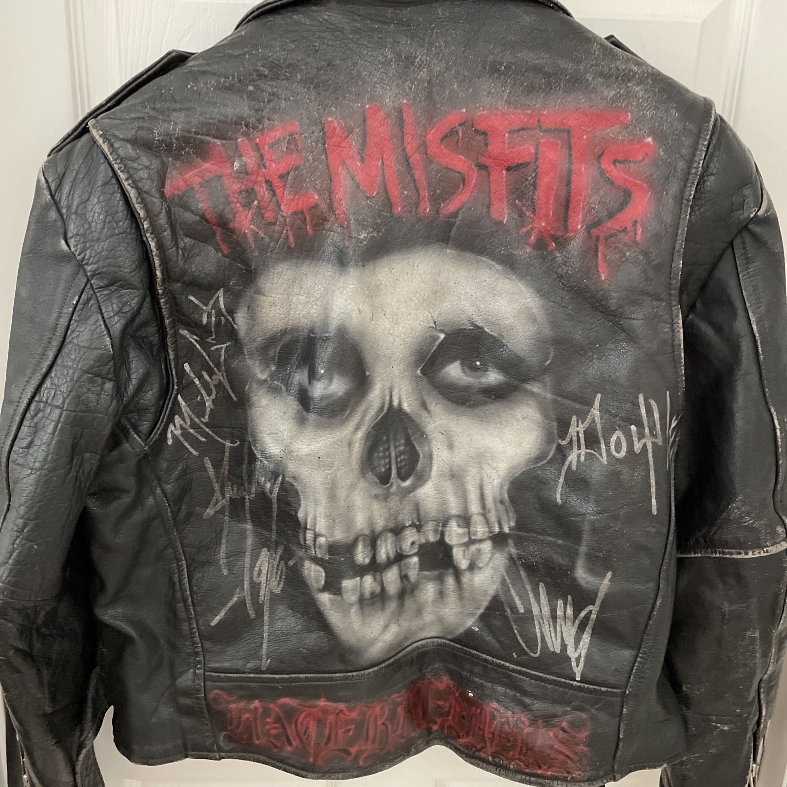 **VTG~MISFITS~FULL BAND AUTOGRAPHED Leather Jacket Men’s XL**RARE1*WON’T LAST!! **I’m in no hurry to sell this jacket!! This is a true, authentic MIS