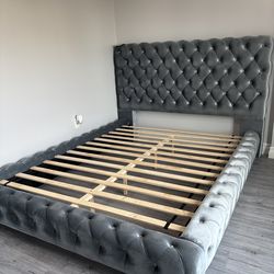 New in box Luxury Velvet gray Tufted Queen Bed $10Down