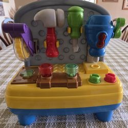 Toys 'R' Us Bruin Mini Musical Light-Up Work Bench Shop