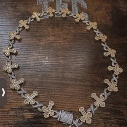 chain white yellow cross vvs 