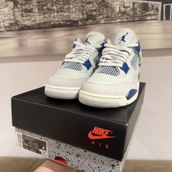 Military Blue Jordan 4’s Size 9