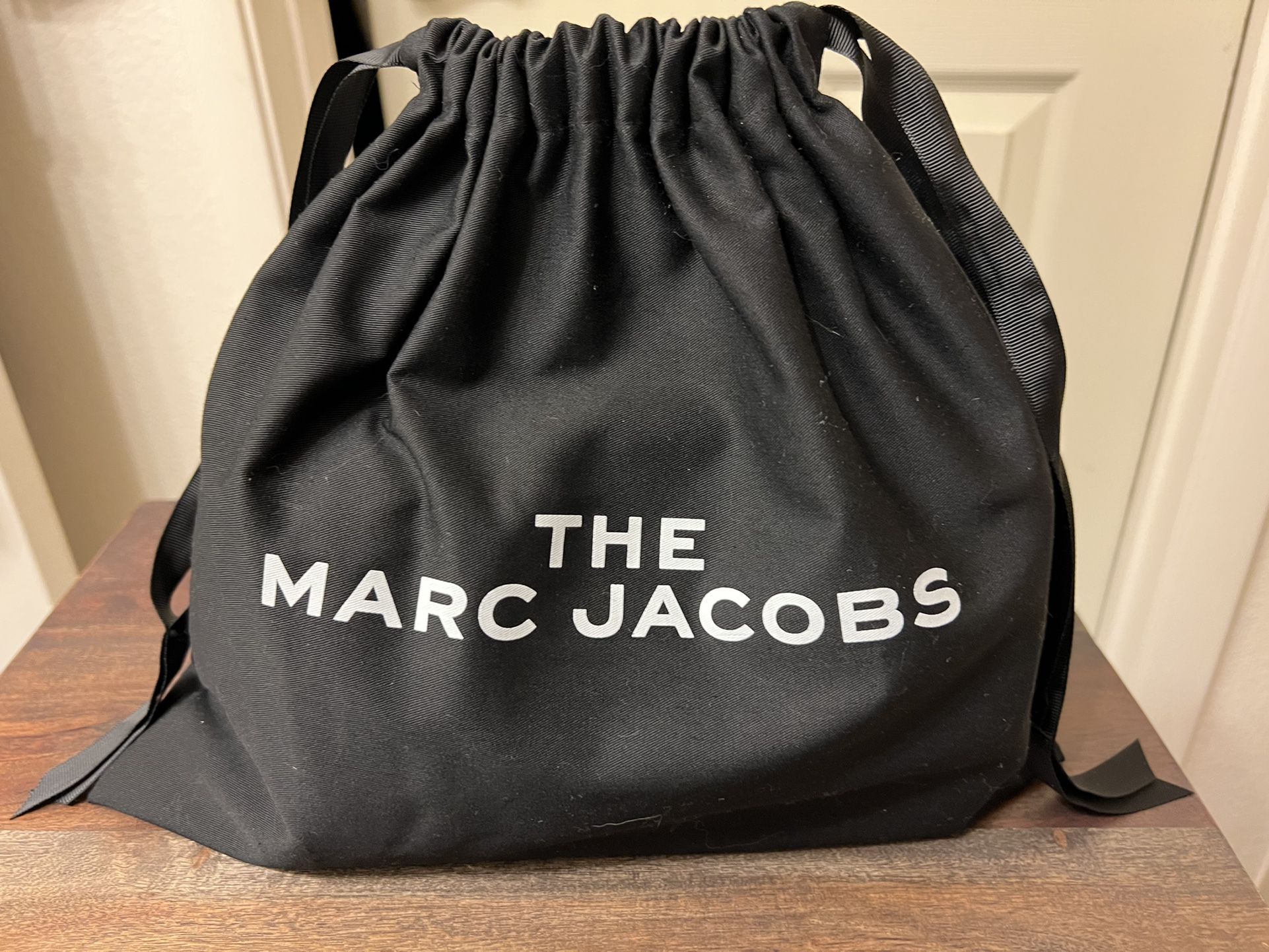 MARC JACOBS MINI CUSHION BAG BLK LEATHER CROSSBODY/SHOULDER BAG – RETAIL  $365.00 for Sale in Las Vegas, NV - OfferUp