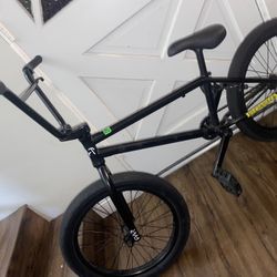 CULT Bmx Bike (  Comes with pegs and a helmet)