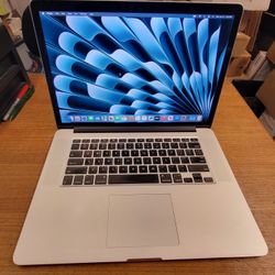 Fixed Price: MacBook Pro Retina 15" Laptop Core i7 Quad-Core/ 16GB/ 256GB SSD macOS Sequoia #0453