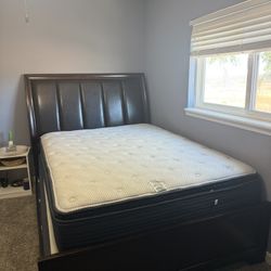 Queen Bed 