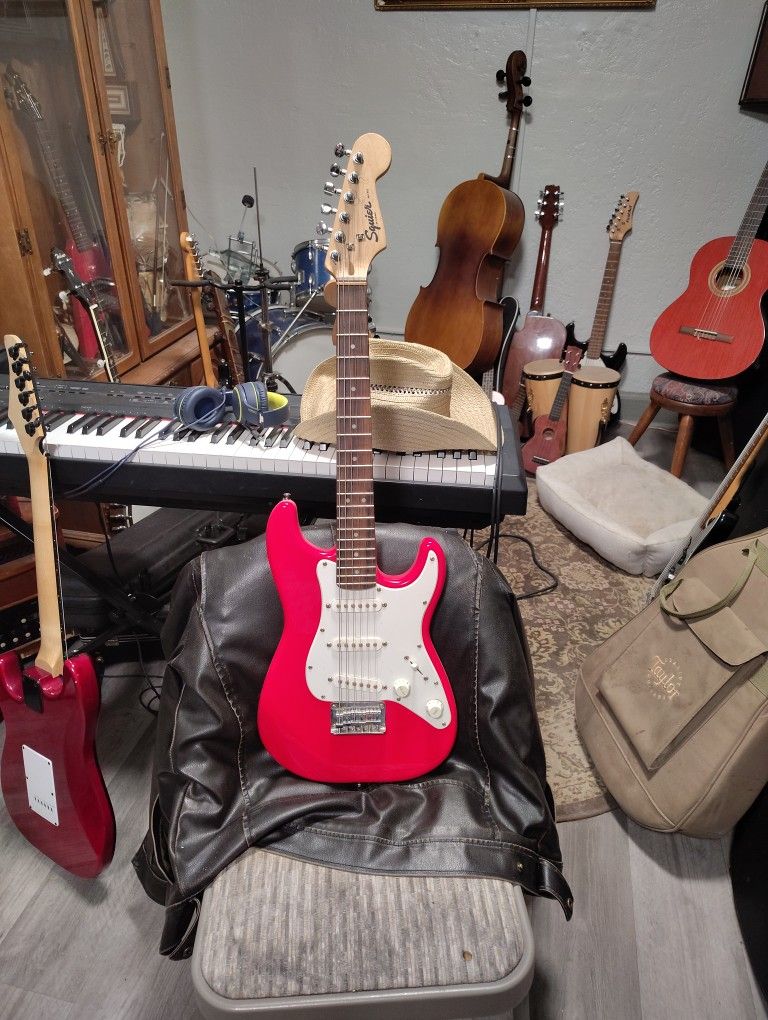 Guitar Electric Squire Mini 3/4stratocaster