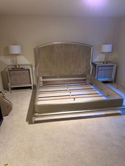 Bed frame + 2 nightstand, 2 lamps and dresser