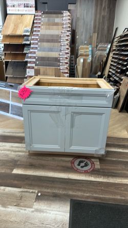 Cabinet for restroom vanity 33”x22”