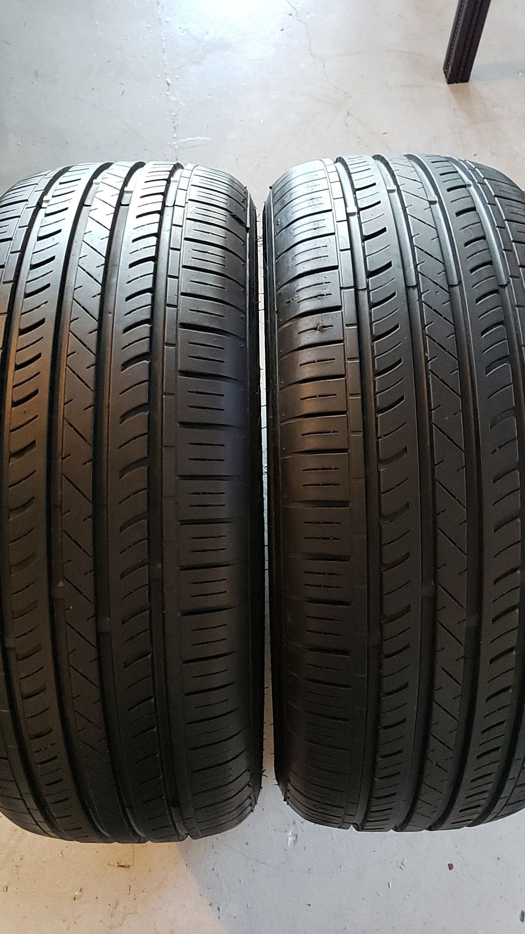 Land sport in good condition 2 tires 215 55 17 80% tread