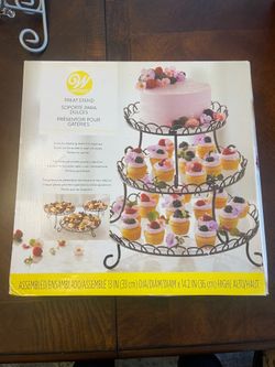 New Wilton treat stand